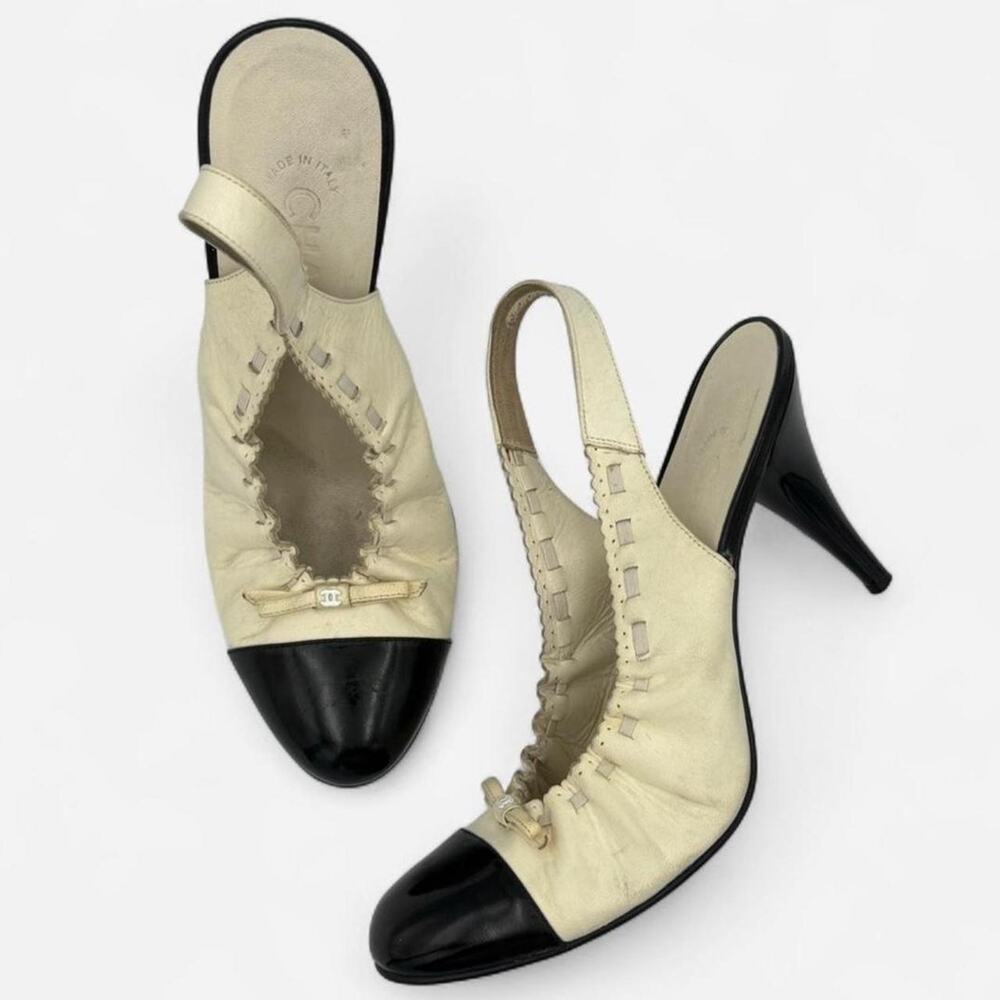 Vintage Chanel Ballet Flat Slingback Heels with Cap Toe in Cream & Black Leather